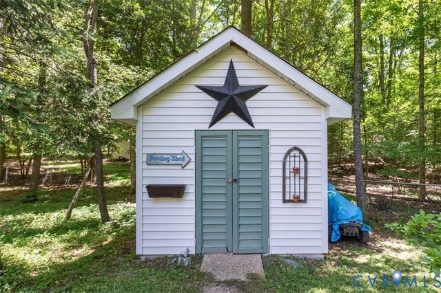 12041 Trailbrook Dr, Chesterfield, VA 23838