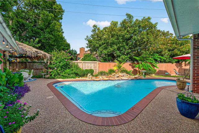 16322 Hammerwood Court, Tomball, TX 77377