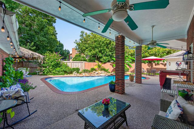 16322 Hammerwood Court, Tomball, TX 77377