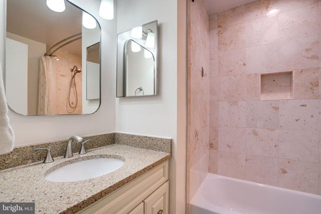 6149 GREEN HOLLOW CT, Springfield, VA 22152