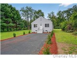 85 Holloran Road, New Windsor, NY 12553