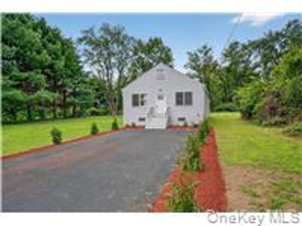 85 Holloran Road, New Windsor, NY 12553