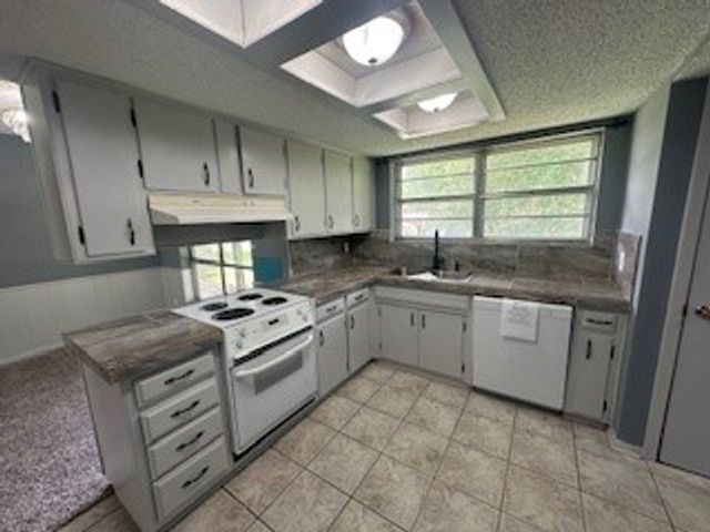 800 Glen Key Street, Denison, TX 75020