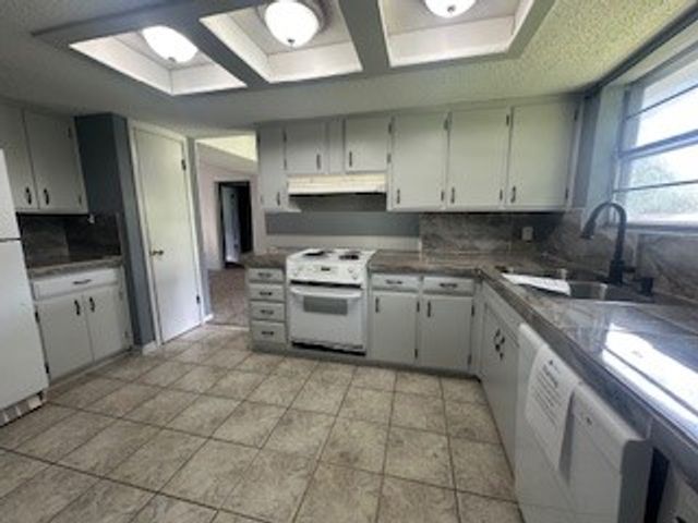 800 Glen Key Street, Denison, TX 75020