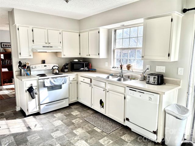 12217 Dolomite Drive, Pineville, NC 28137