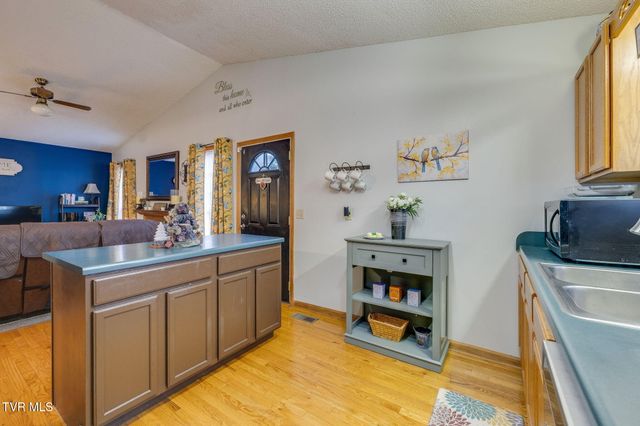 1813 Todd Drive, Johnson City, TN 37604