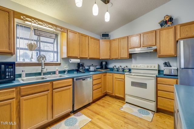 1813 Todd Drive, Johnson City, TN 37604