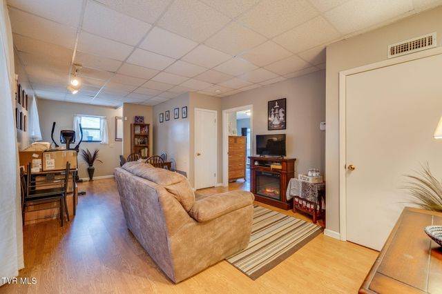 1813 Todd Drive, Johnson City, TN 37604