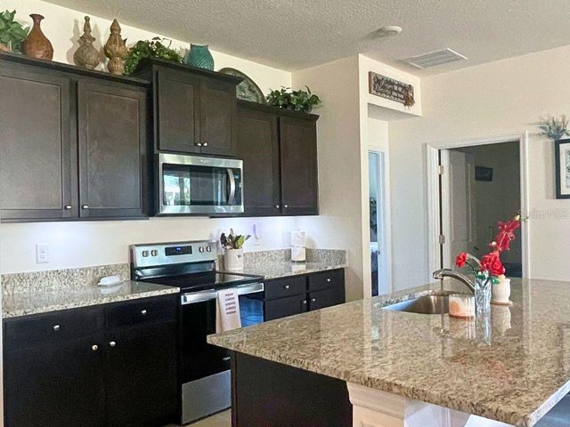 5042 STOKES WAY, Wildwood, FL 34785