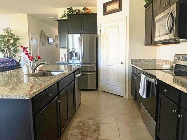 5042 STOKES WAY, Wildwood, FL 34785