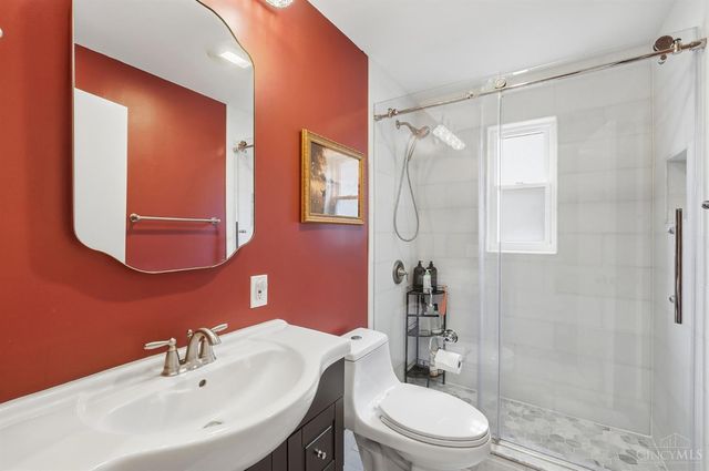 2853 Lawndale Avenue, Cincinnati, OH 45212