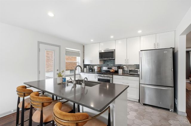 2853 Lawndale Avenue, Cincinnati, OH 45212