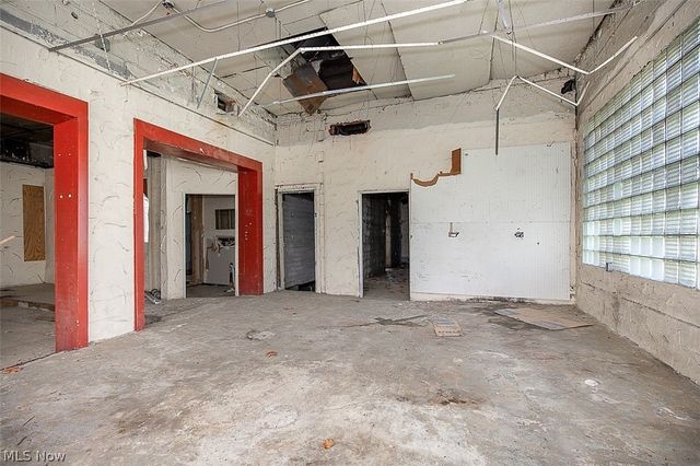 1054 E 71st Street, Cleveland, OH 44103