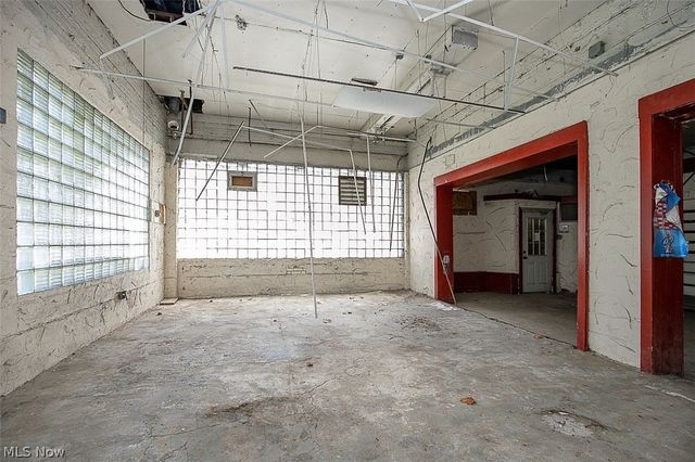 1054 E 71st Street, Cleveland, OH 44103