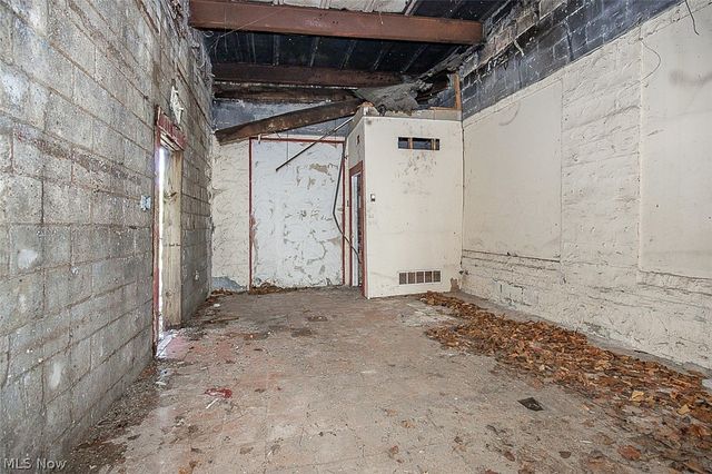 1054 E 71st Street, Cleveland, OH 44103