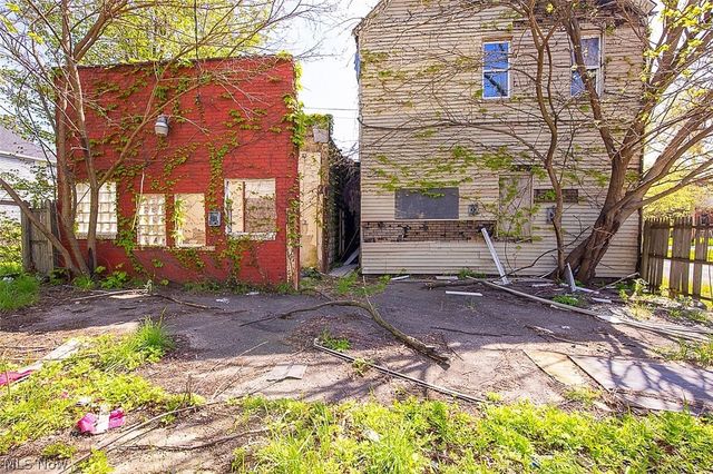 1054 E 71st Street, Cleveland, OH 44103