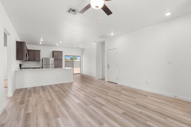 848 Calle de las Rosas SW, Belen, NM 87002