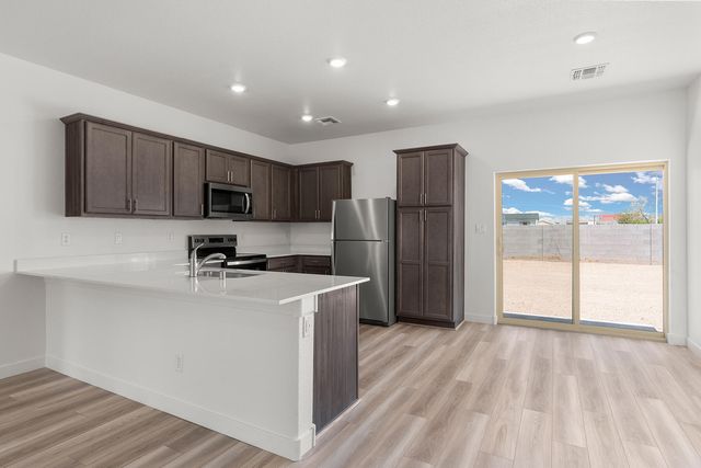 848 Calle de las Rosas SW, Belen, NM 87002