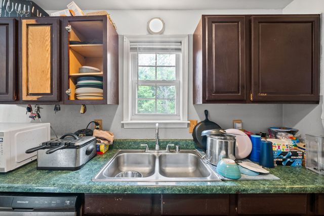 202 Ruf Dr, Oak Grove, KY 42262