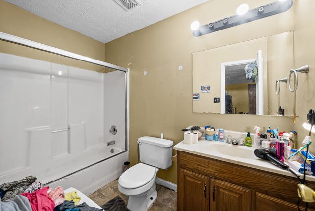 202 Ruf Dr, Oak Grove, KY 42262