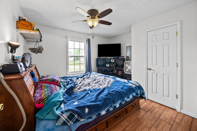 202 Ruf Dr, Oak Grove, KY 42262