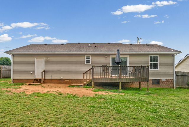 202 Ruf Dr, Oak Grove, KY 42262