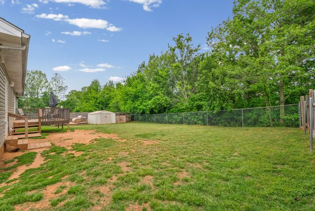 202 Ruf Dr, Oak Grove, KY 42262