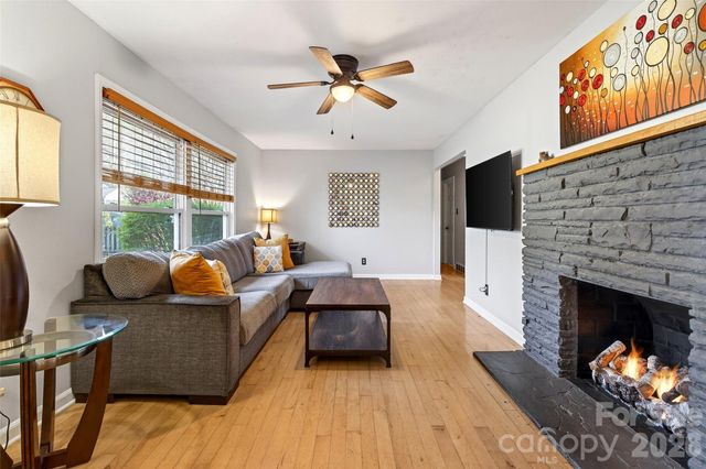 316 Wilson Avenue, Swannanoa, NC 28778