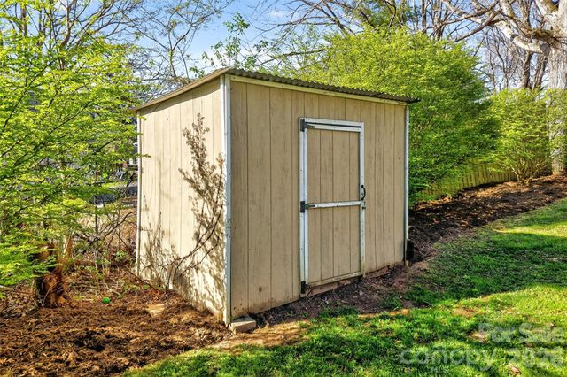 316 Wilson Avenue, Swannanoa, NC 28778