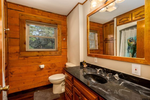 782 AN County Road 325, Frankston, TX 75763