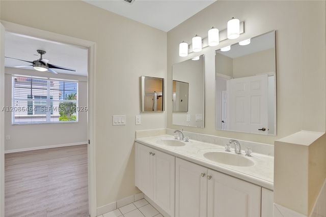 1033 NE 17th Way 1804, Fort Lauderdale, FL 33304