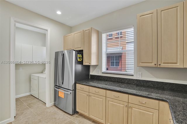 1033 NE 17th Way 1804, Fort Lauderdale, FL 33304