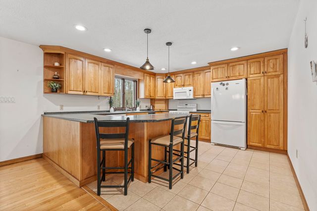 27 South Bow Road, Bow, NH 03304