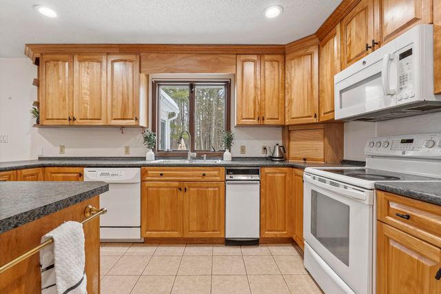 27 South Bow Road, Bow, NH 03304