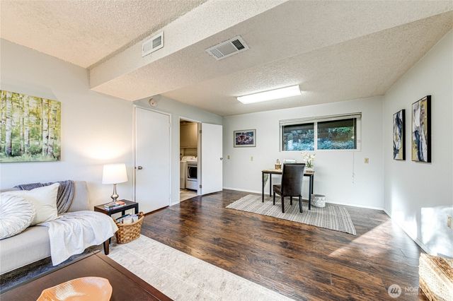 625 215th Street SW, Bothell, WA 98021