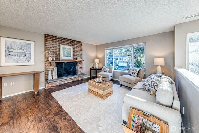 625 215th Street SW, Bothell, WA 98021