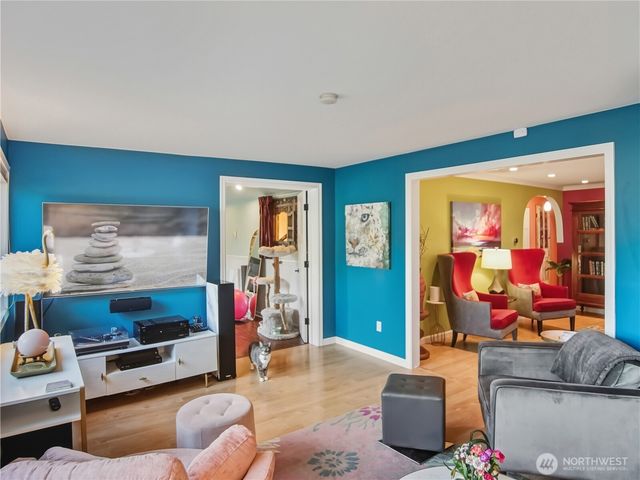 9240 Sand Point Way NE, Seattle, WA 98115