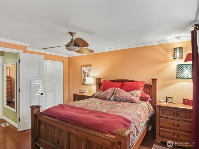 9240 Sand Point Way NE, Seattle, WA 98115