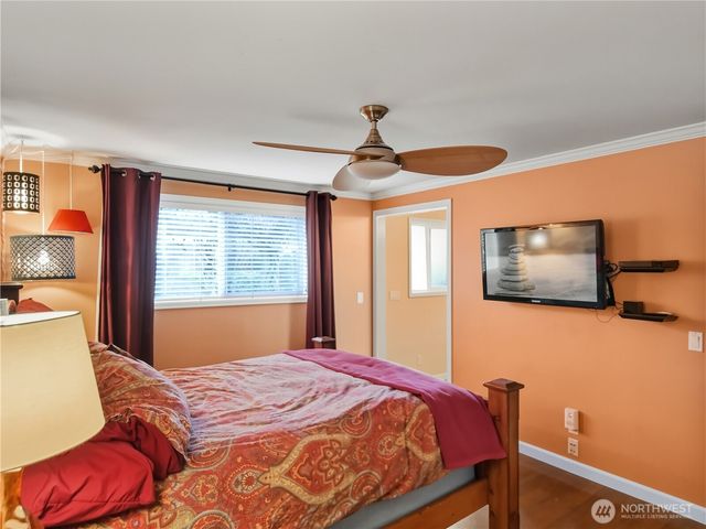 9240 Sand Point Way NE, Seattle, WA 98115