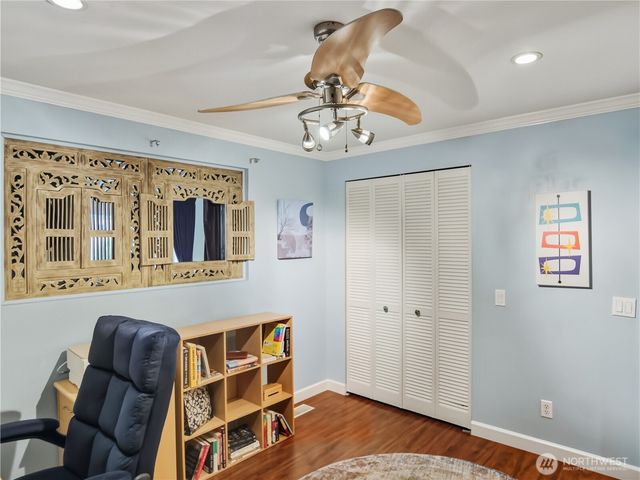 9240 Sand Point Way NE, Seattle, WA 98115