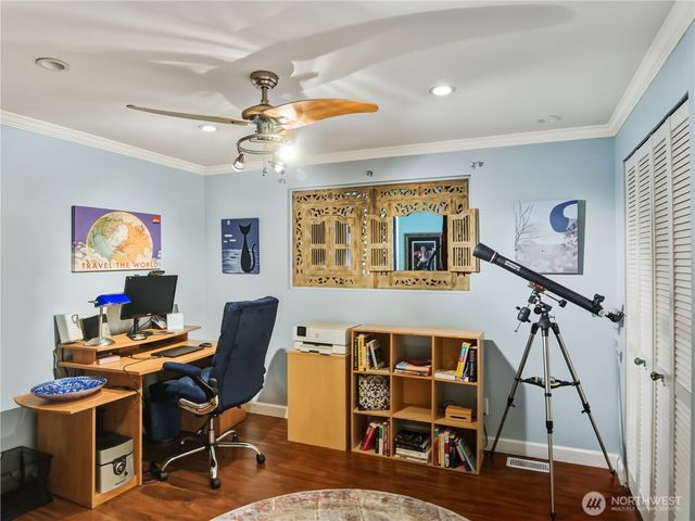 9240 Sand Point Way NE, Seattle, WA 98115