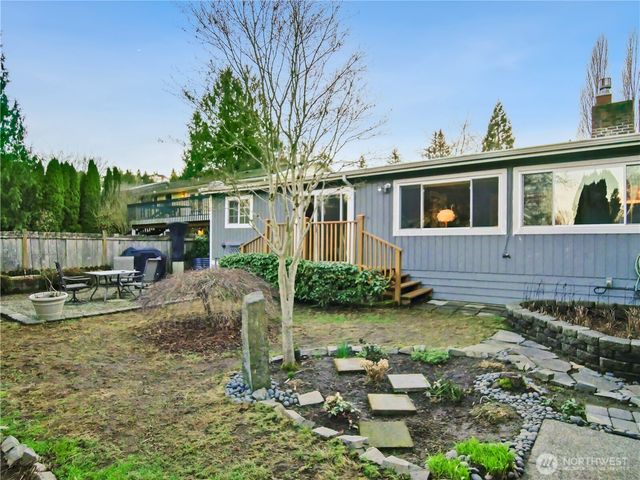 9240 Sand Point Way NE, Seattle, WA 98115