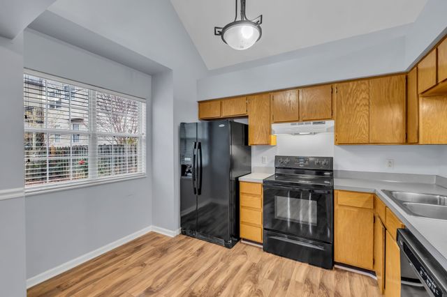 5904 Colchester Dr, Hermitage, TN 37076