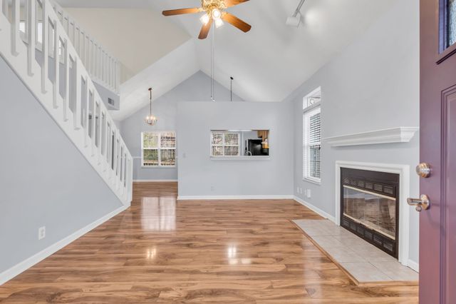 5904 Colchester Dr, Hermitage, TN 37076