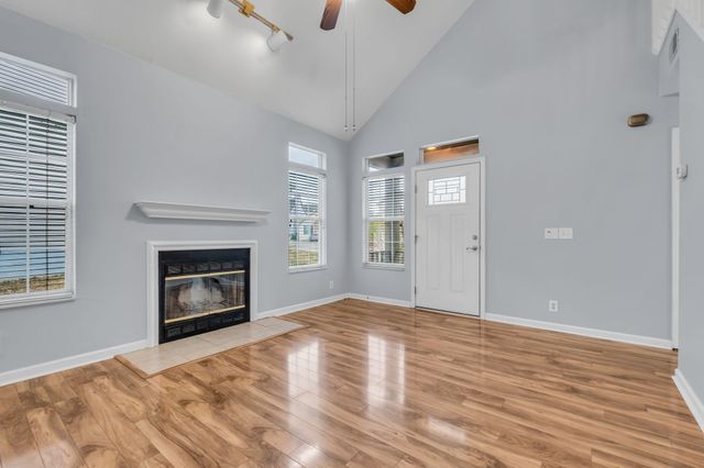 5904 Colchester Dr, Hermitage, TN 37076