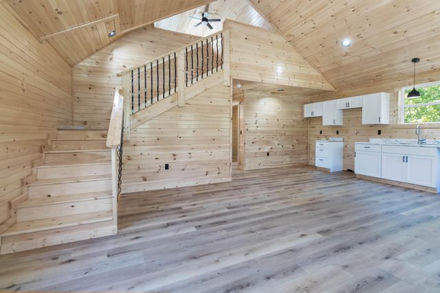 8239 S Highway 379, Jamestown, KY 42629