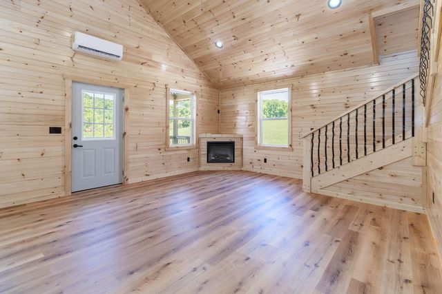 8239 S Highway 379, Jamestown, KY 42629