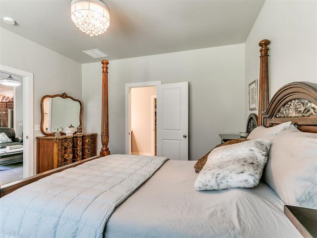 9896 Abington Circle, Edmond, OK 73025
