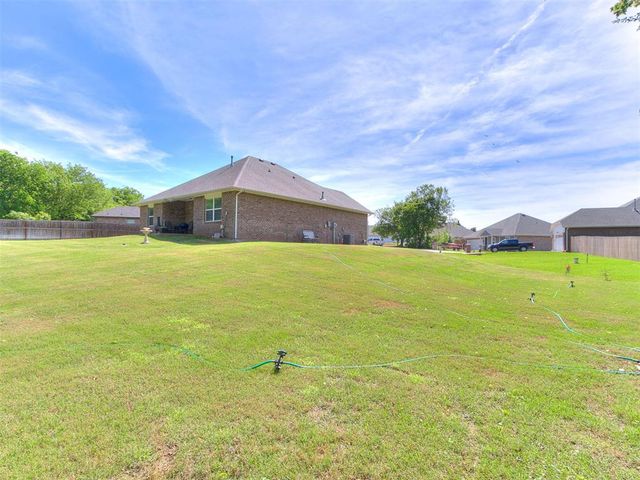9896 Abington Circle, Edmond, OK 73025