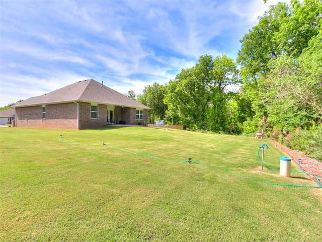 9896 Abington Circle, Edmond, OK 73025